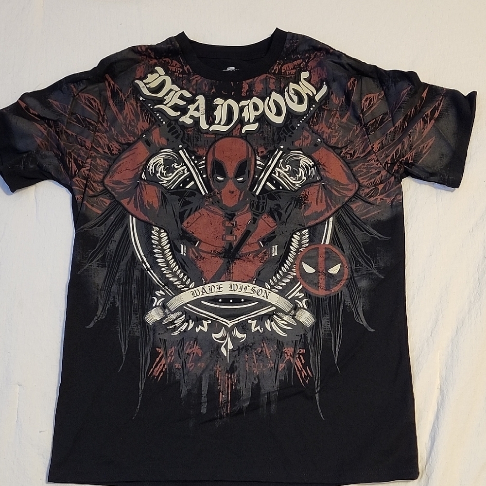 Marvel Deadpool Red and Black Graphic Tee